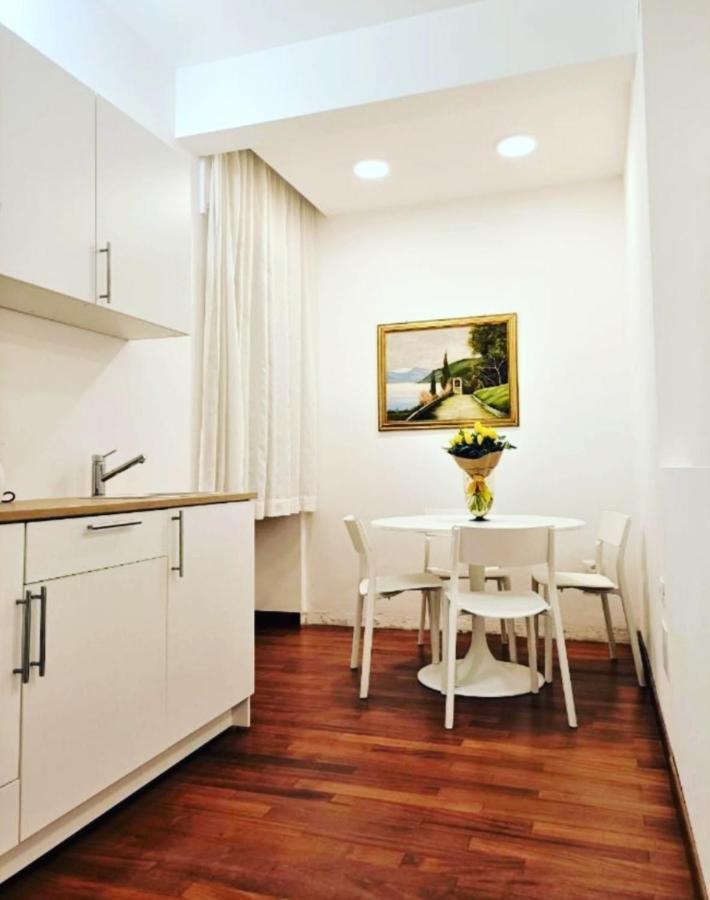 Residenza Le Mura 2 เวโรนา ภายนอก รูปภาพ